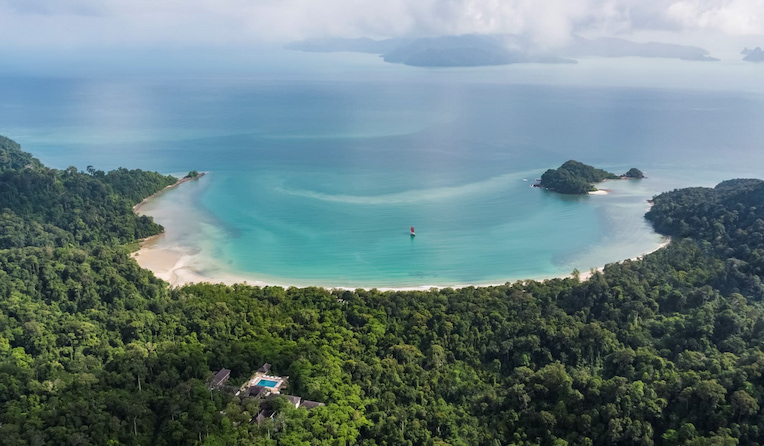 best snorkeling and diving spots in langkawi datai bay beach